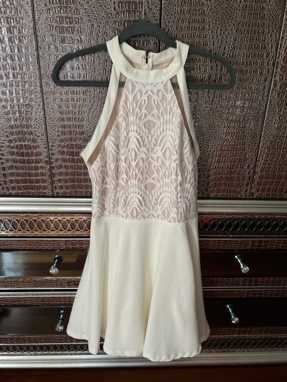 Sleeveless Lace Cream Halter Dress